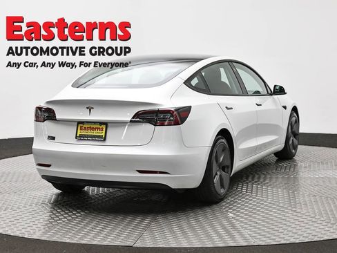 Used 2023 Tesla Model 3 Standard Range image 5