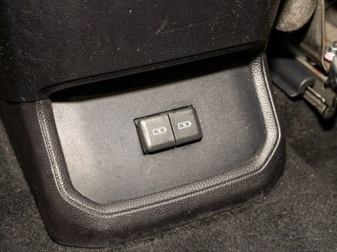 Certified 2023 Toyota Highlander XLE image 8