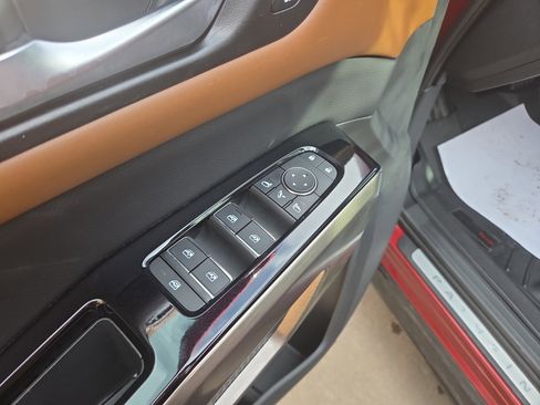 Used 2022 Nissan Pathfinder Platinum w/ Cargo Package image 17