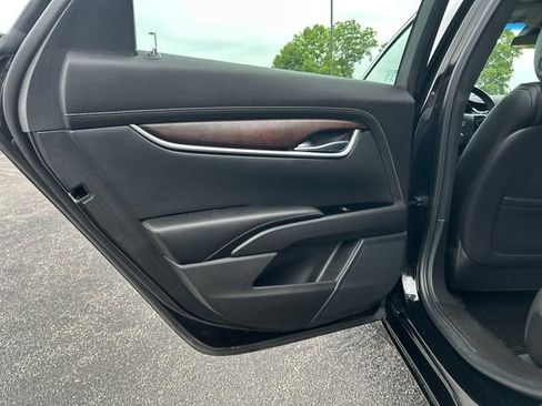Used 2019 Cadillac XTS Luxury FWD image 16