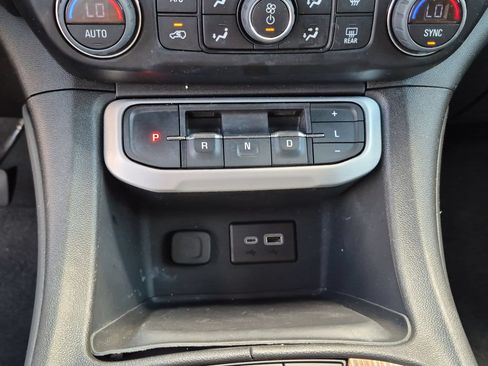 Certified 2023 GMC Acadia SLE w/ Driver Convenience Package FWD image 14