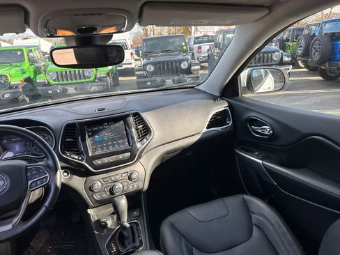 Used 2021 Jeep Cherokee Limited image 36