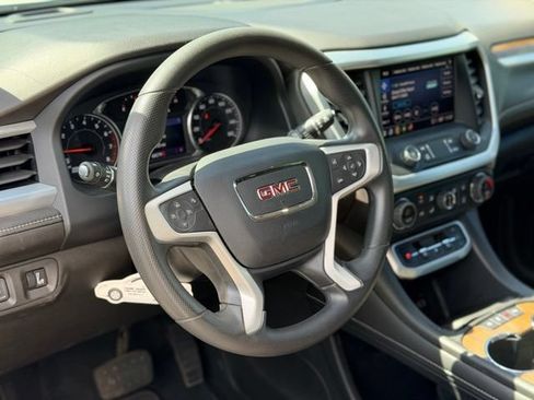 Used 2022 GMC Acadia SLE w/ Driver Convenience Package FWD image 9