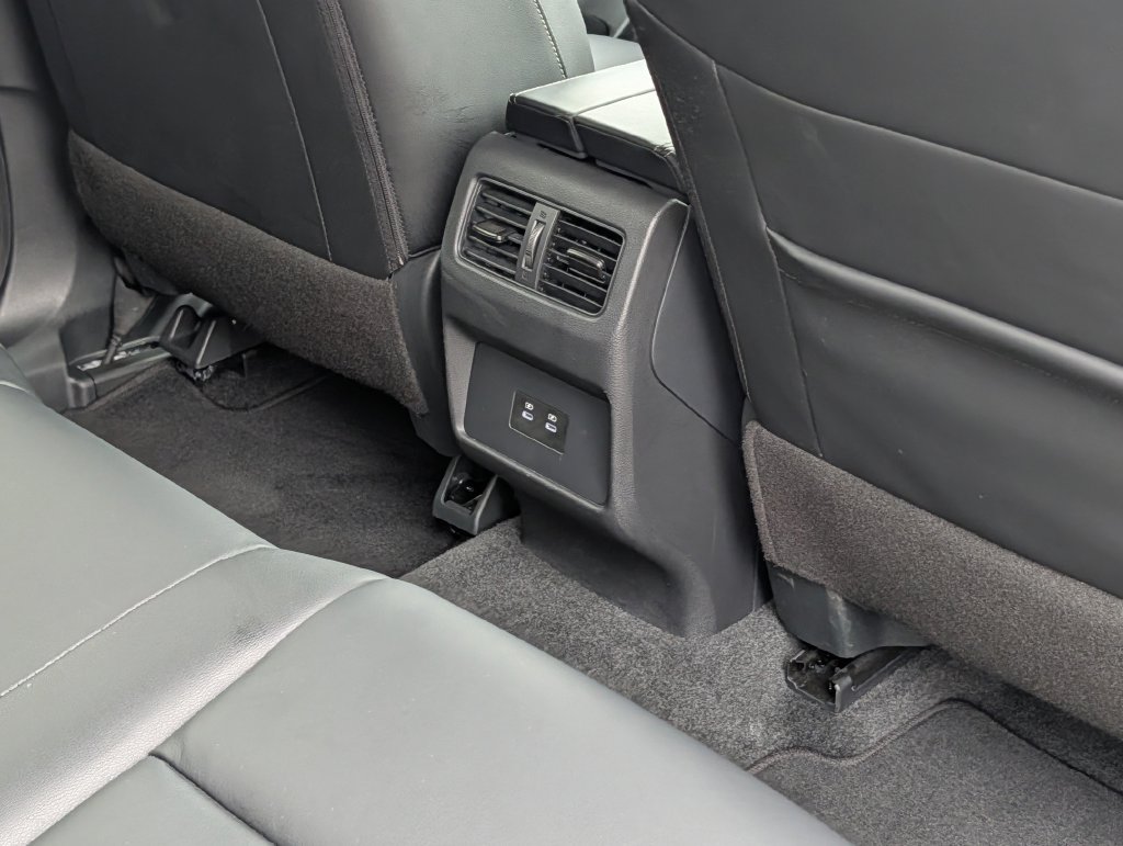 Used 2026 Nissan Rogue SL FWD image 31