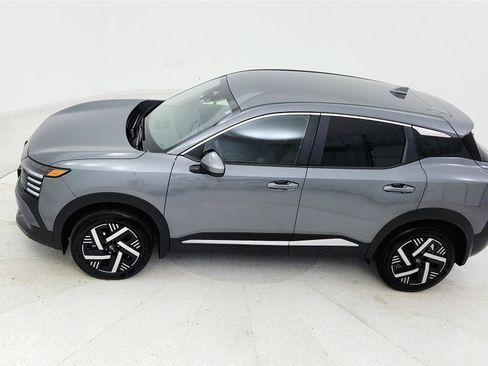 Used 2025 Nissan Kicks SV FWD image 33