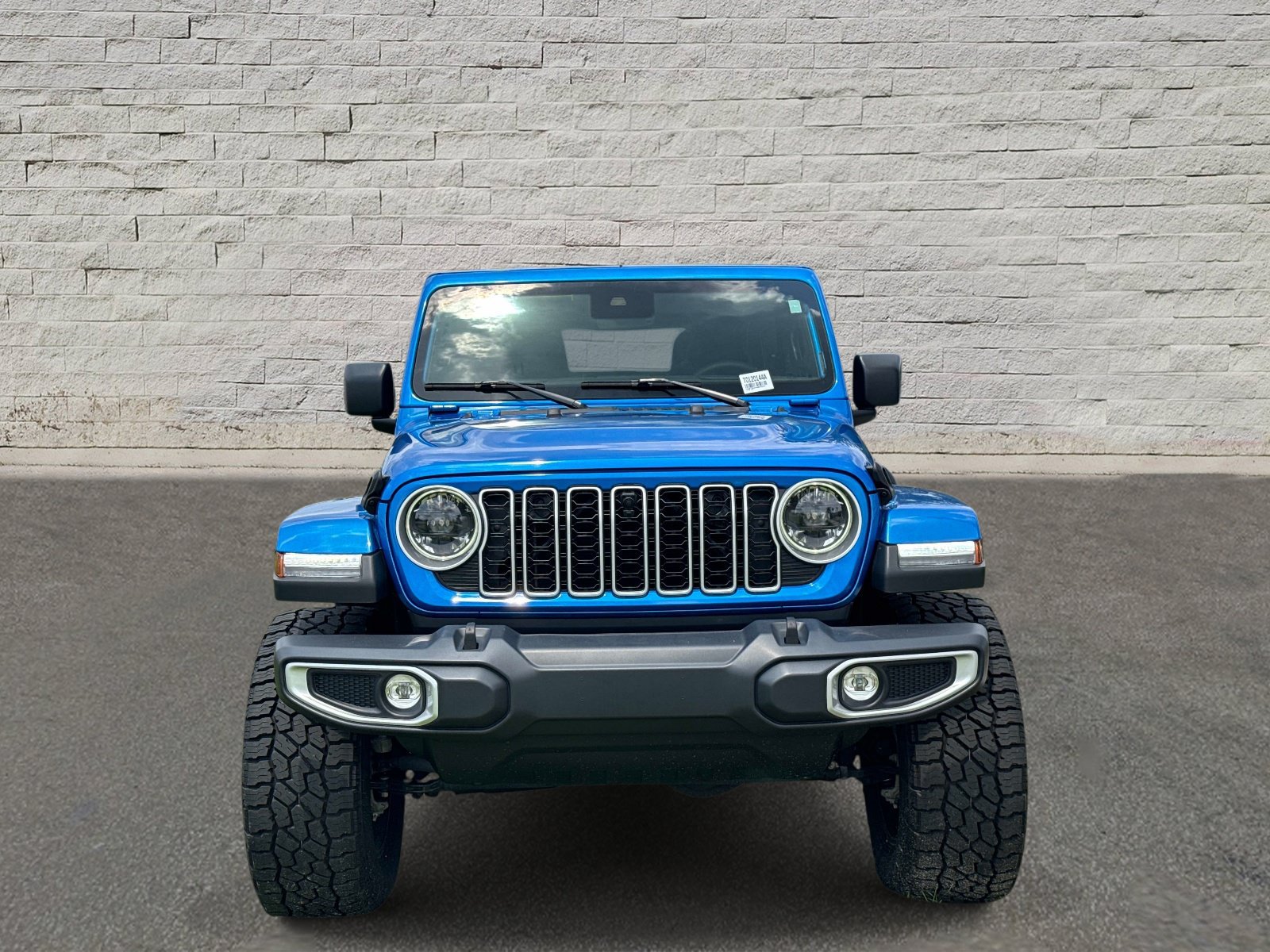 Used 2025 Jeep Wrangler Unlimited Sahara AWD/4WD image 6