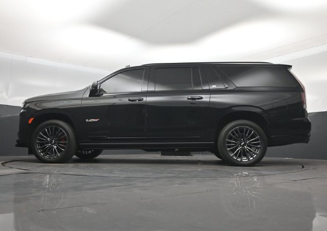 Used 2024 Cadillac Escalade ESV V w/ Heavy-Duty Trailer Package AWD/4WD image 15