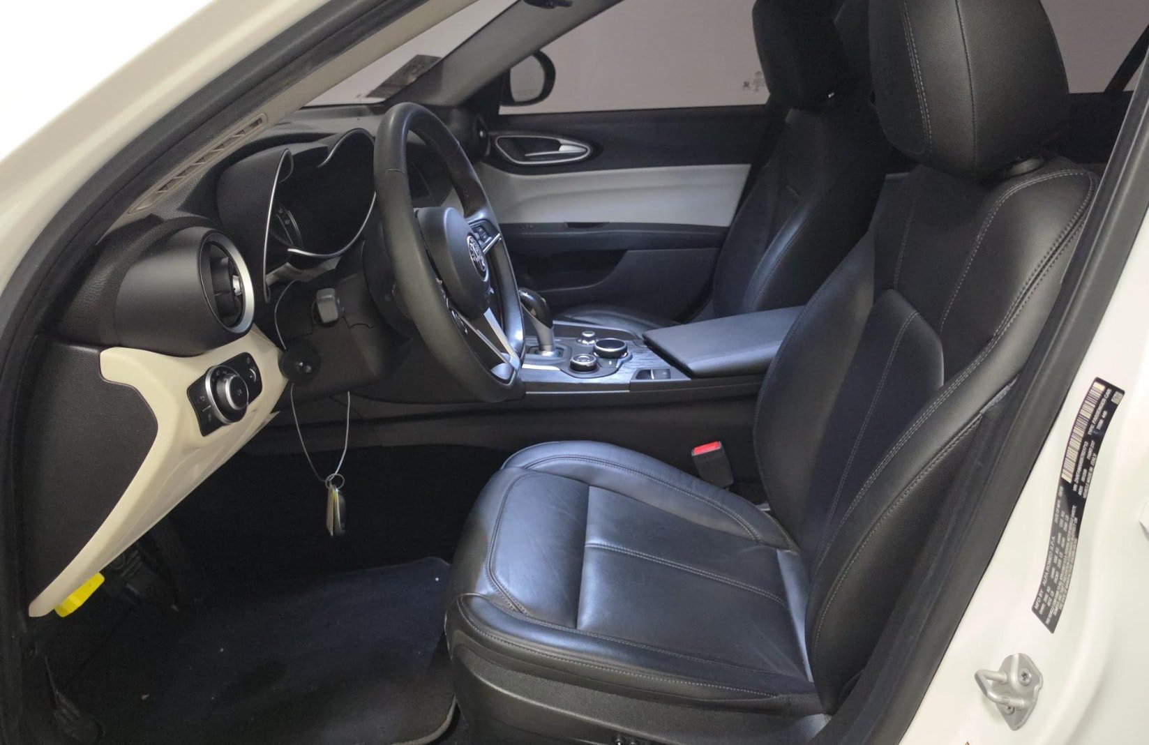 Used 2019 Alfa Romeo Giulia RWD image 4