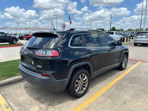 Used 2019 Jeep Cherokee Latitude Plus FWD image 7