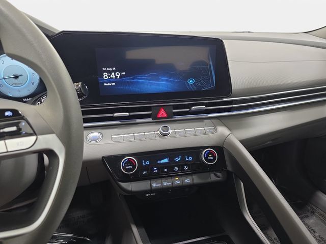 Used 2024 Hyundai Elantra SEL FWD image 20