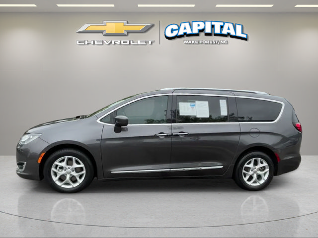 Used 2017 Chrysler Pacifica Touring-L Plus w/ Tire & Wheel Group FWD image 2
