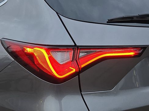 Certified 2022 Acura MDX SH-AWD w/ Technology Package image 11