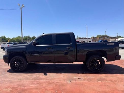 Used 2009 Chevrolet Silverado 1500 LT w/ Power Pack Plus AWD/4WD image 5