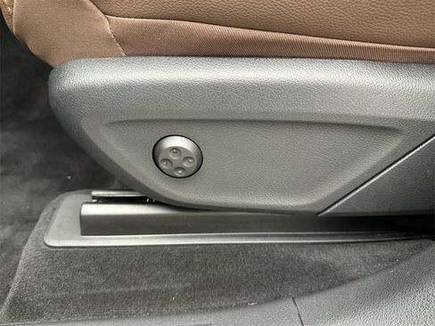 Used 2025 Mercedes-Benz GLE 450 4MATIC image 12