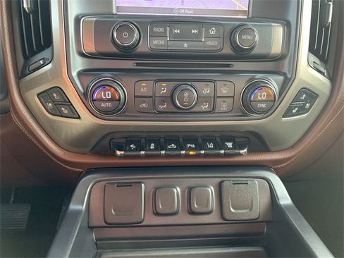 Certified 2016 Chevrolet Silverado 2500 High Country w/ Duramax Plus Package image 18