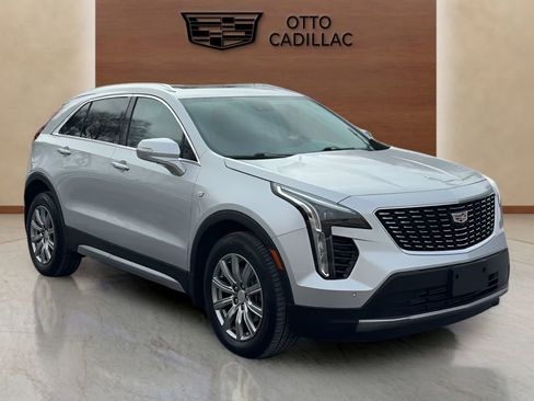 Used 2021 Cadillac XT4 Premium Luxury w/ Cold Weather Package image 7