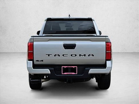 Used 2025 Toyota Tacoma SR5 AWD/4WD image 7