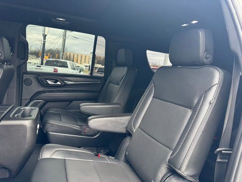 Used 2023 GMC Yukon XL Denali image 30