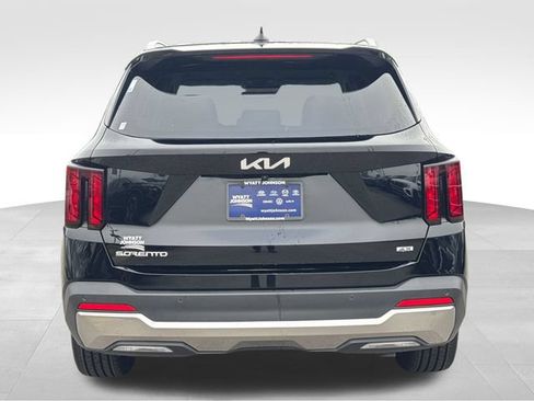 Certified 2026 Kia Sorento EX AWD/4WD image 4