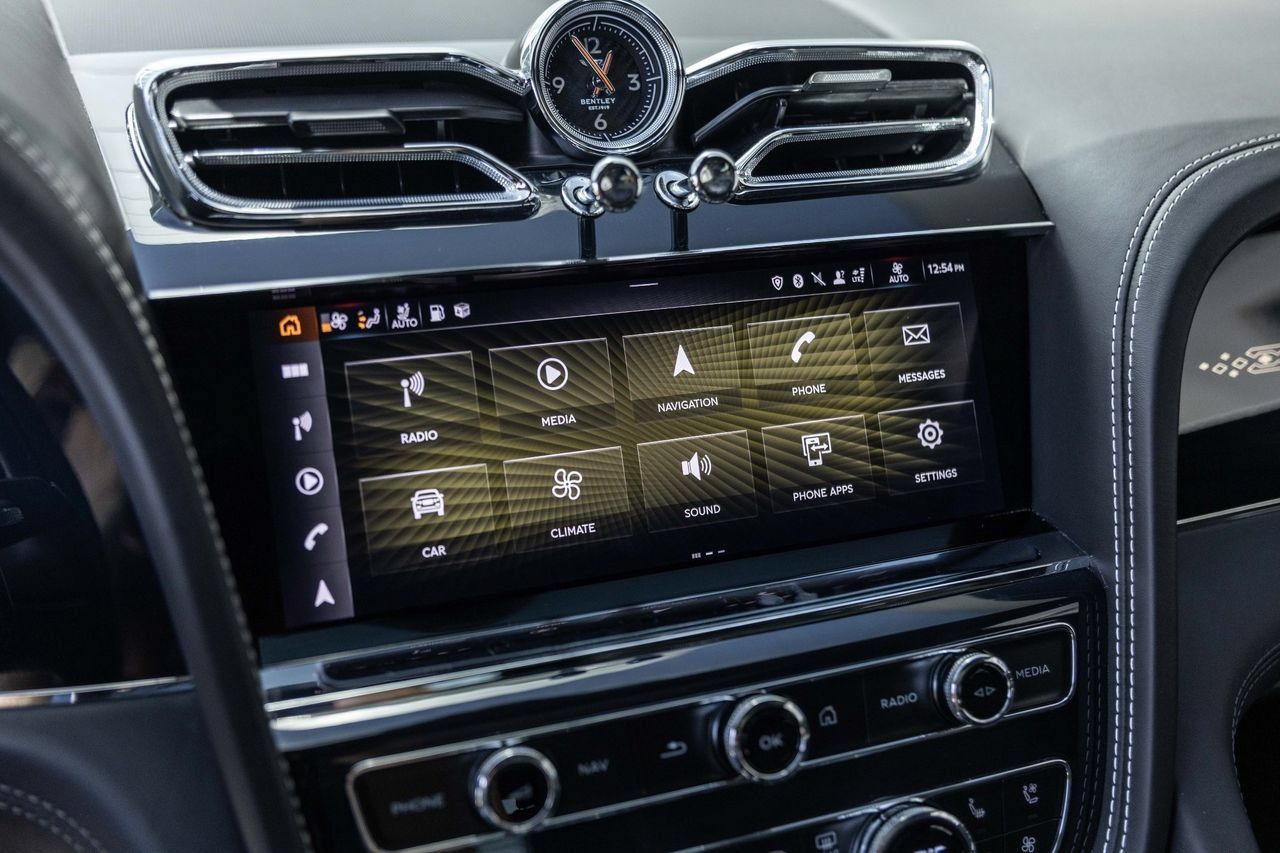 Certified 2023 Bentley Bentayga Extended Wheelbase AWD/4WD image 35