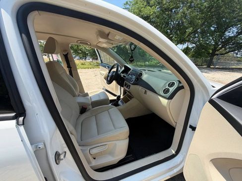 Used 2012 Volkswagen Tiguan S FWD image 7