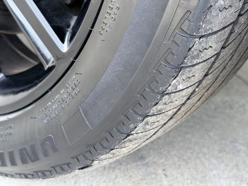 Used 2020 Ford Edge ST-Line w/ Cold Weather Package image 32