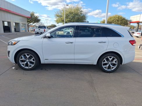 Used 2018 Kia Sorento SX image 3