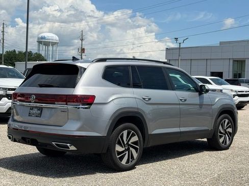 Used 2025 Volkswagen Atlas SE AWD/4WD image 8