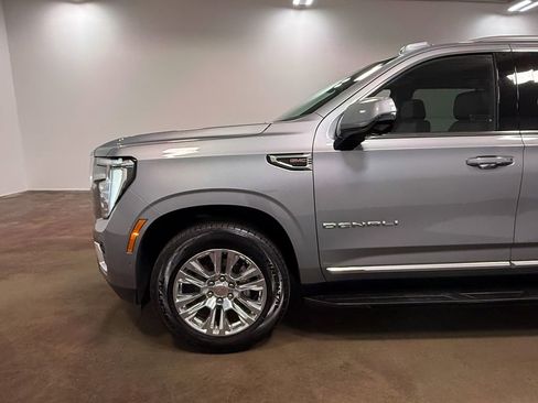 Used 2025 GMC Yukon XL Denali AWD/4WD image 38