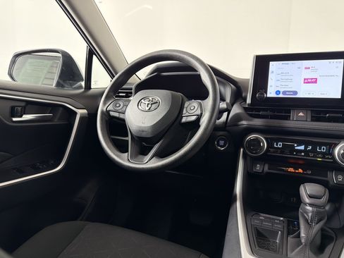 Used 2024 Toyota RAV4 XLE FWD image 27