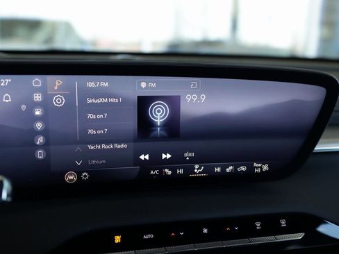 Used 2025 Buick Enclave Preferred image 13