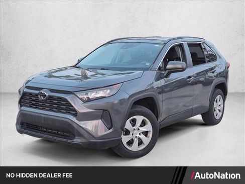Used 2021 Toyota RAV4 LE FWD image 1
