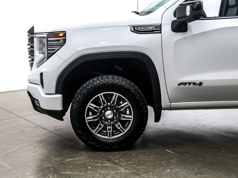 Used 2025 GMC Sierra 1500 AT4 image 10