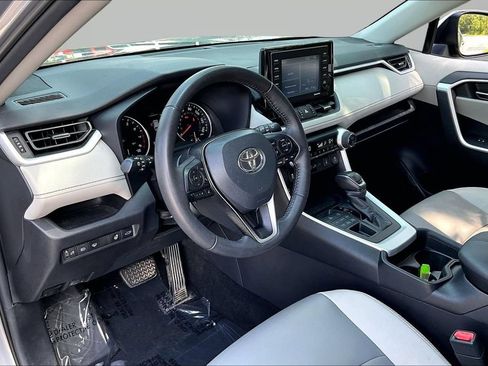 Used 2021 Toyota RAV4 XLE Premium AWD/4WD image 21
