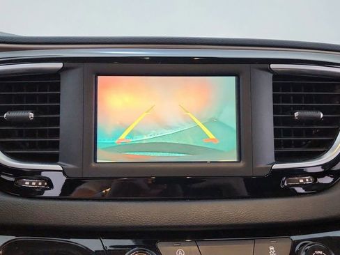 Used 2023 Chrysler Voyager LX image 22