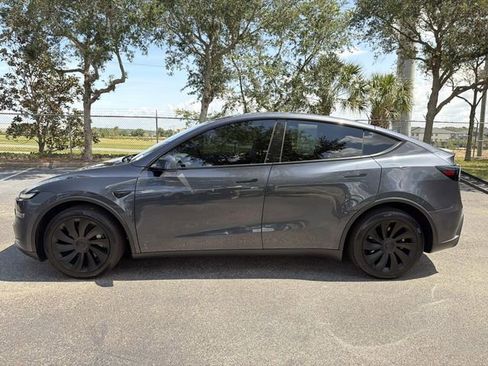 Used 2026 Tesla Model Y Long Range AWD/4WD image 7