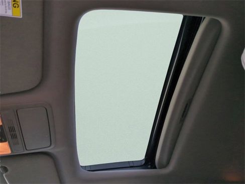 Used 2023 Honda Odyssey EX-L image 11