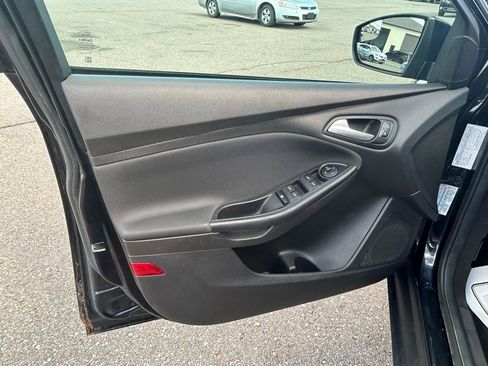 Used 2016 Ford Focus SE FWD image 14