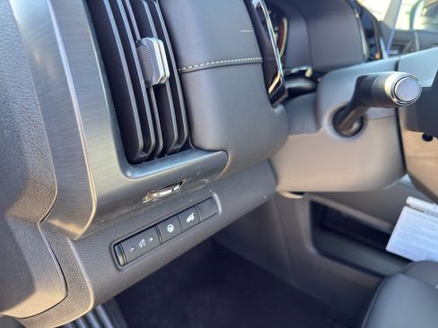 New 2026 Nissan Pathfinder SL w/ SL Premium Package image 12