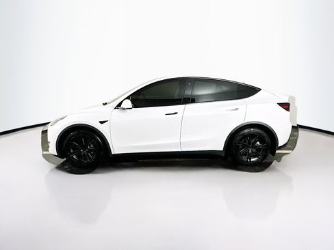 Used 2021 Tesla Model Y Long Range image 4