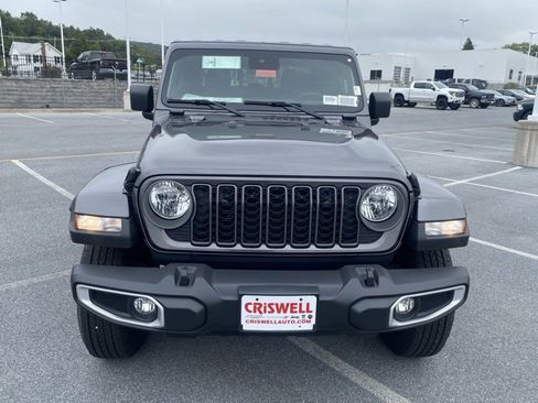 New 2025 Jeep Gladiator Sport image 10