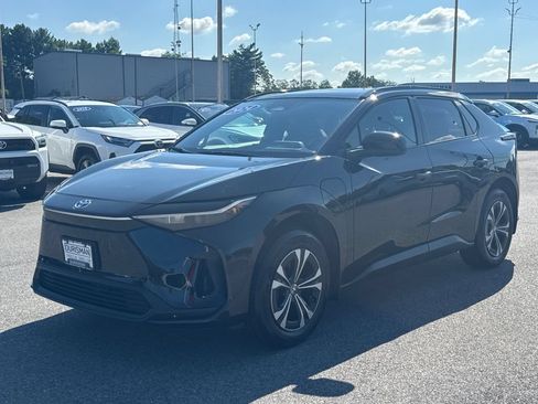 Used 2024 Toyota bZ4X FWD image 3