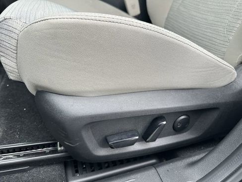 Certified 2023 Nissan Rogue SV image 28