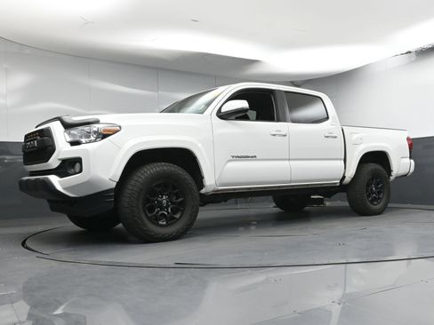 Used 2022 Toyota Tacoma SR5 w/ Technology Package RWD image 22