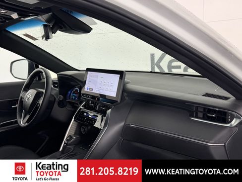 Certified 2024 Toyota Venza XLE image 23