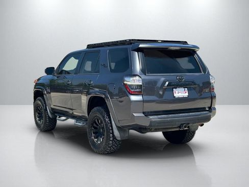 Used 2018 Toyota 4Runner TRD Off-Road Premium AWD/4WD image 7