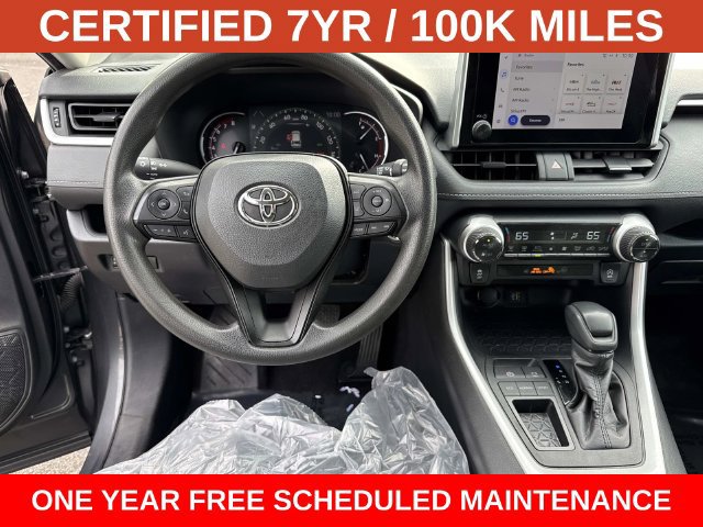 Used 2024 Toyota RAV4 XLE FWD image 17