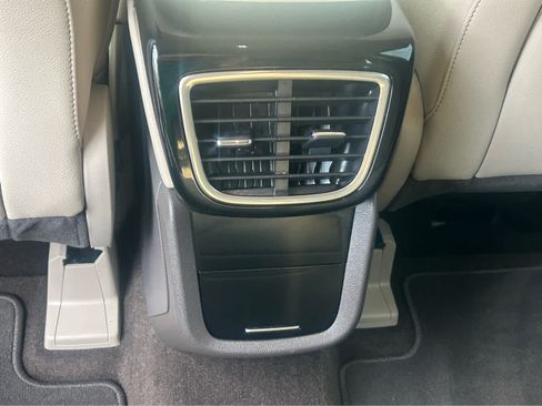 Used 2023 Lincoln Nautilus FWD image 12