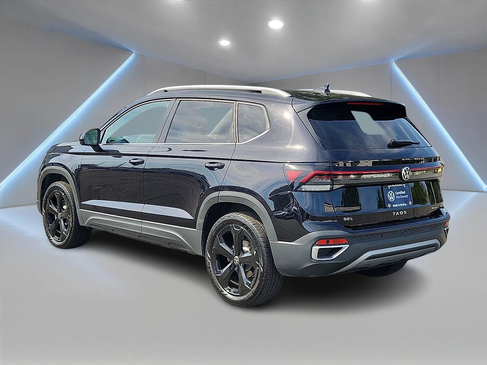 Certified 2025 Volkswagen Taos SEL w/ Black Wheel Plus Package AWD/4WD image 6