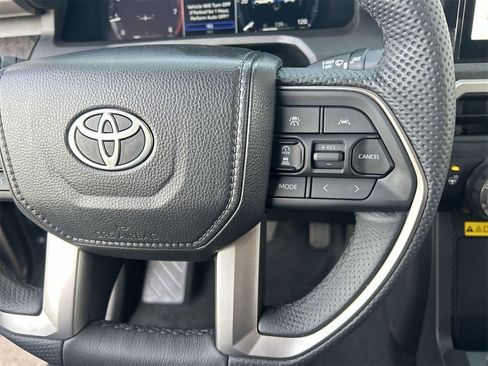 Used 2025 Toyota Tacoma Limited image 18